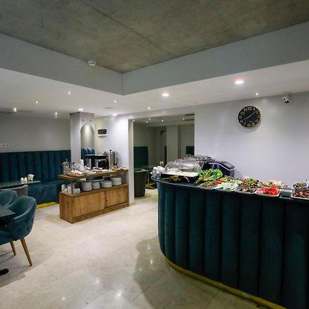 M 1 T Hotel Tbilisi Luaran gambar