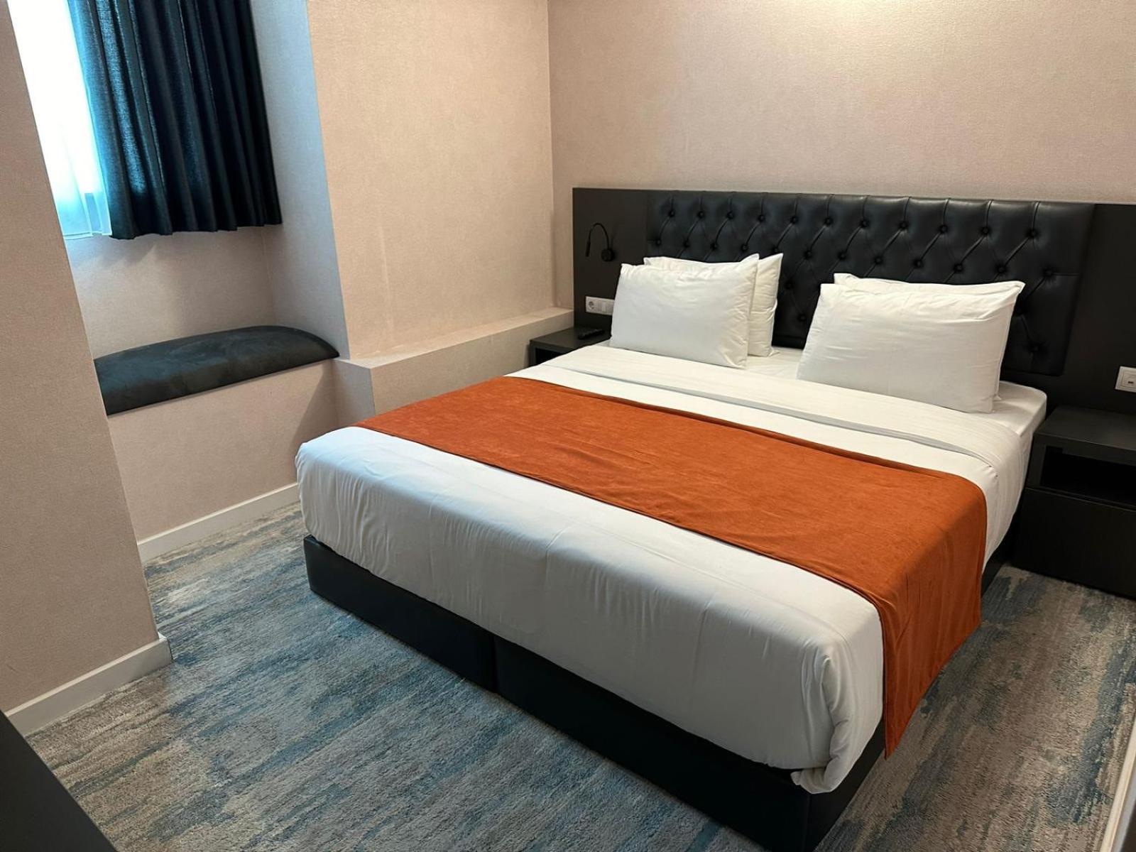 M 1 T Hotel Tbilisi Luaran gambar