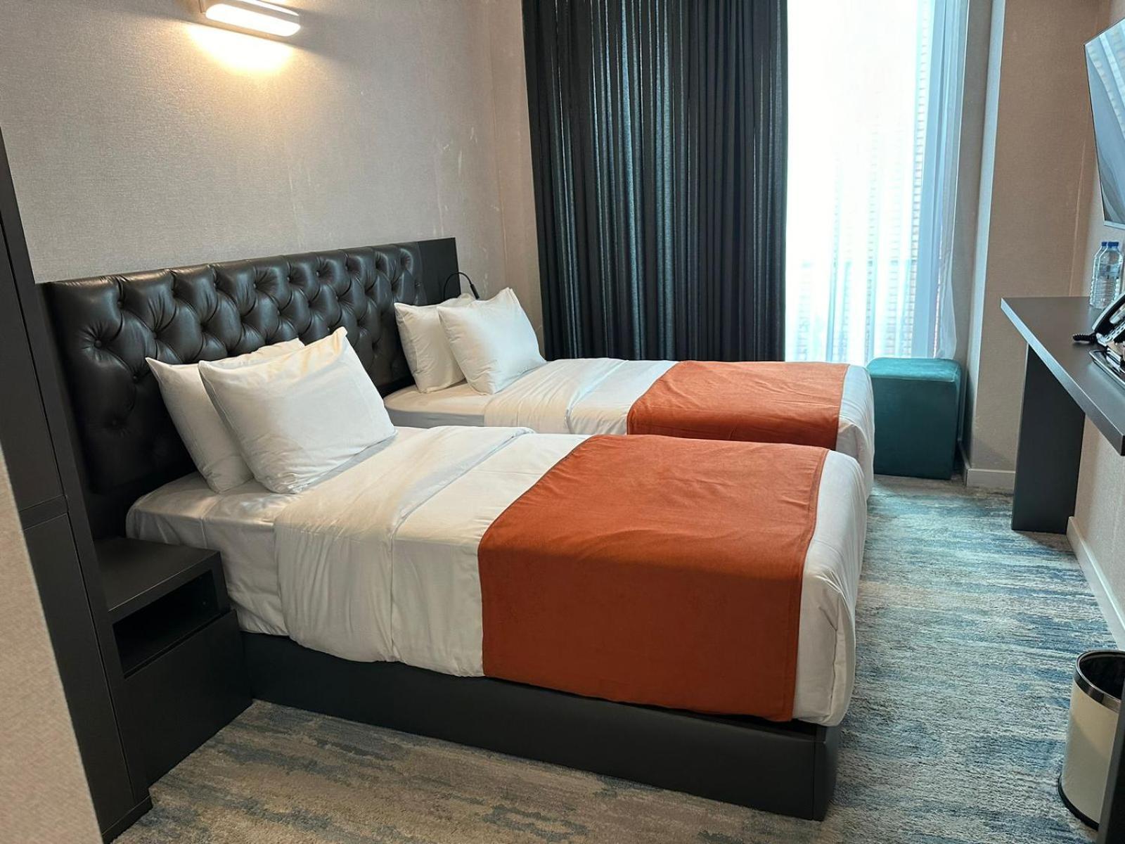 M 1 T Hotel Tbilisi Luaran gambar
