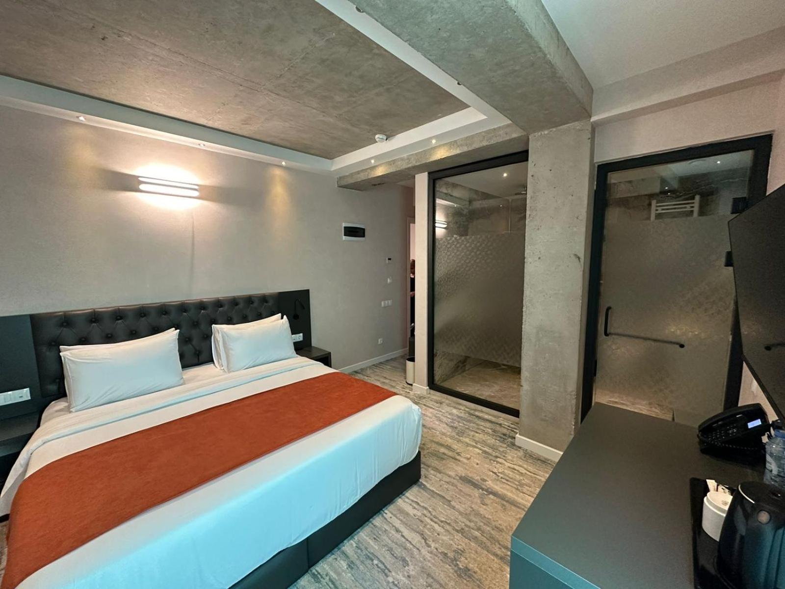 M 1 T Hotel Tbilisi Luaran gambar