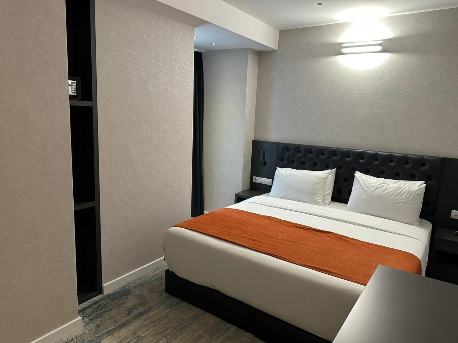 M 1 T Hotel Tbilisi Luaran gambar