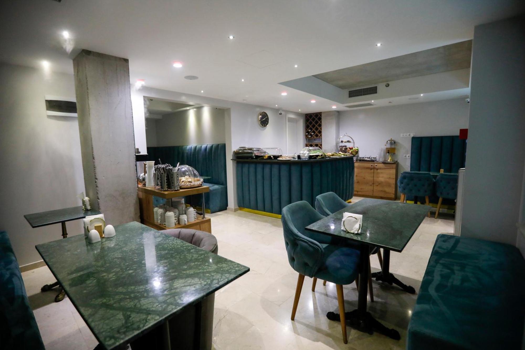 M 1 T Hotel Tbilisi Luaran gambar