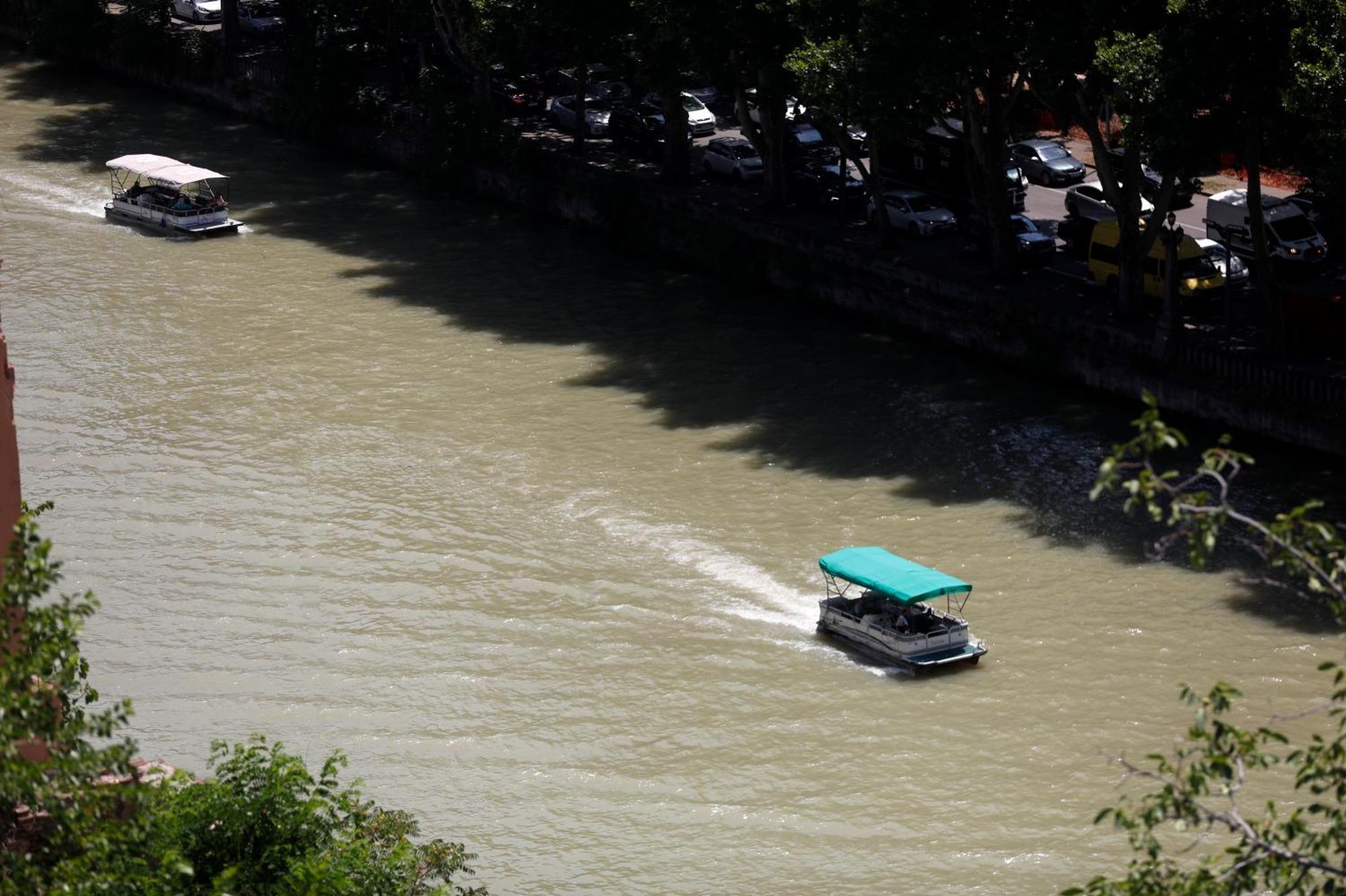 M 1 T Hotel Tbilisi Luaran gambar