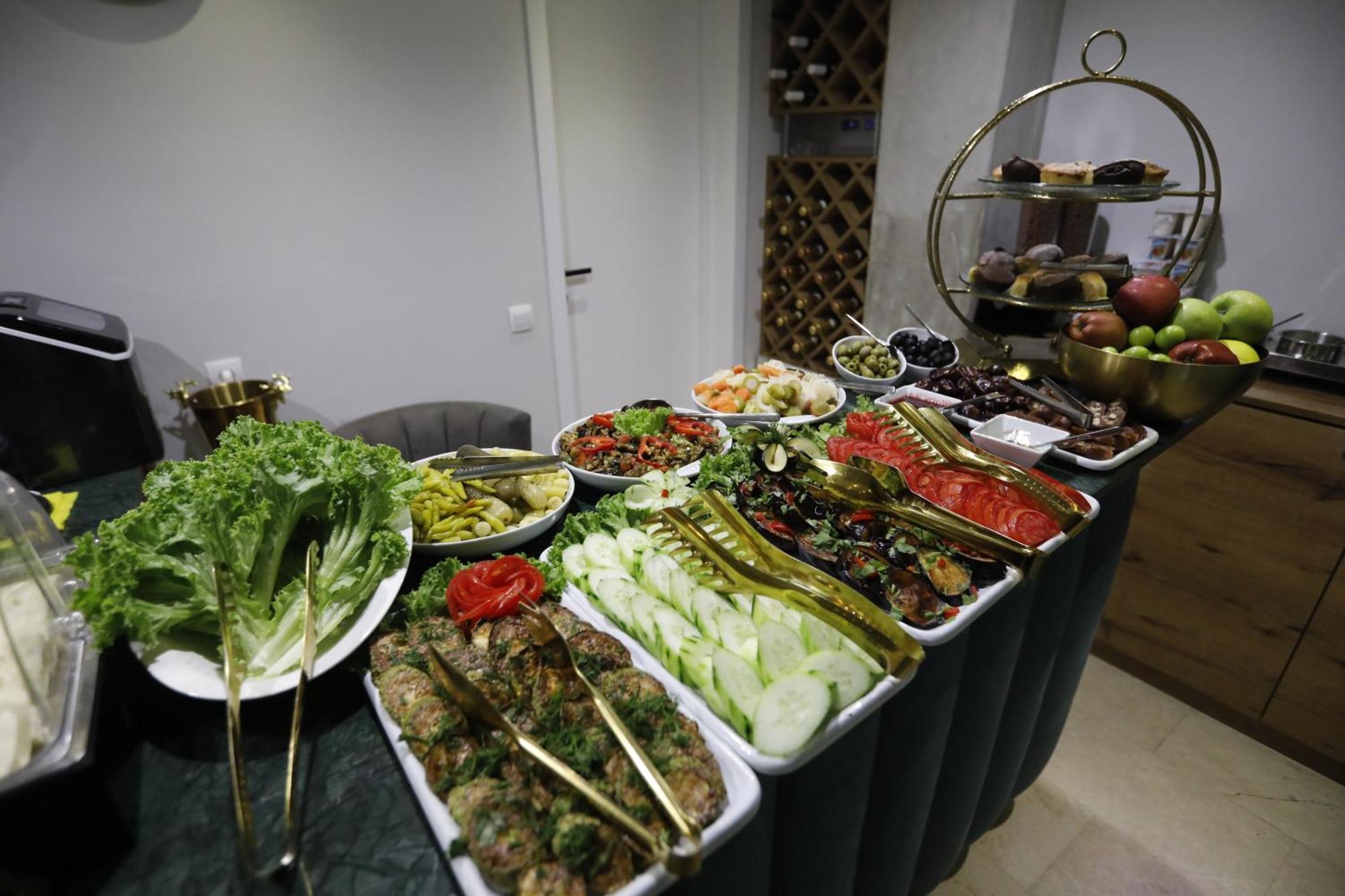 M 1 T Hotel Tbilisi Luaran gambar