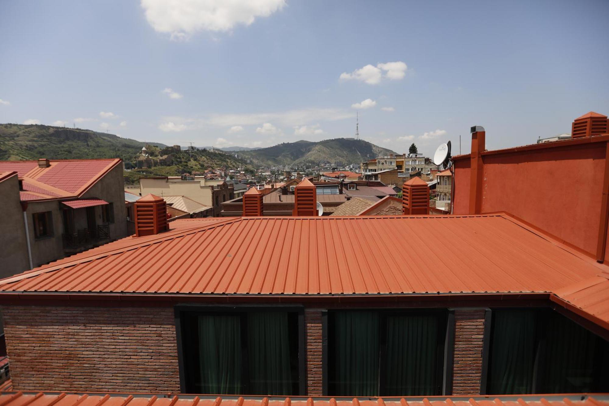 M 1 T Hotel Tbilisi Luaran gambar