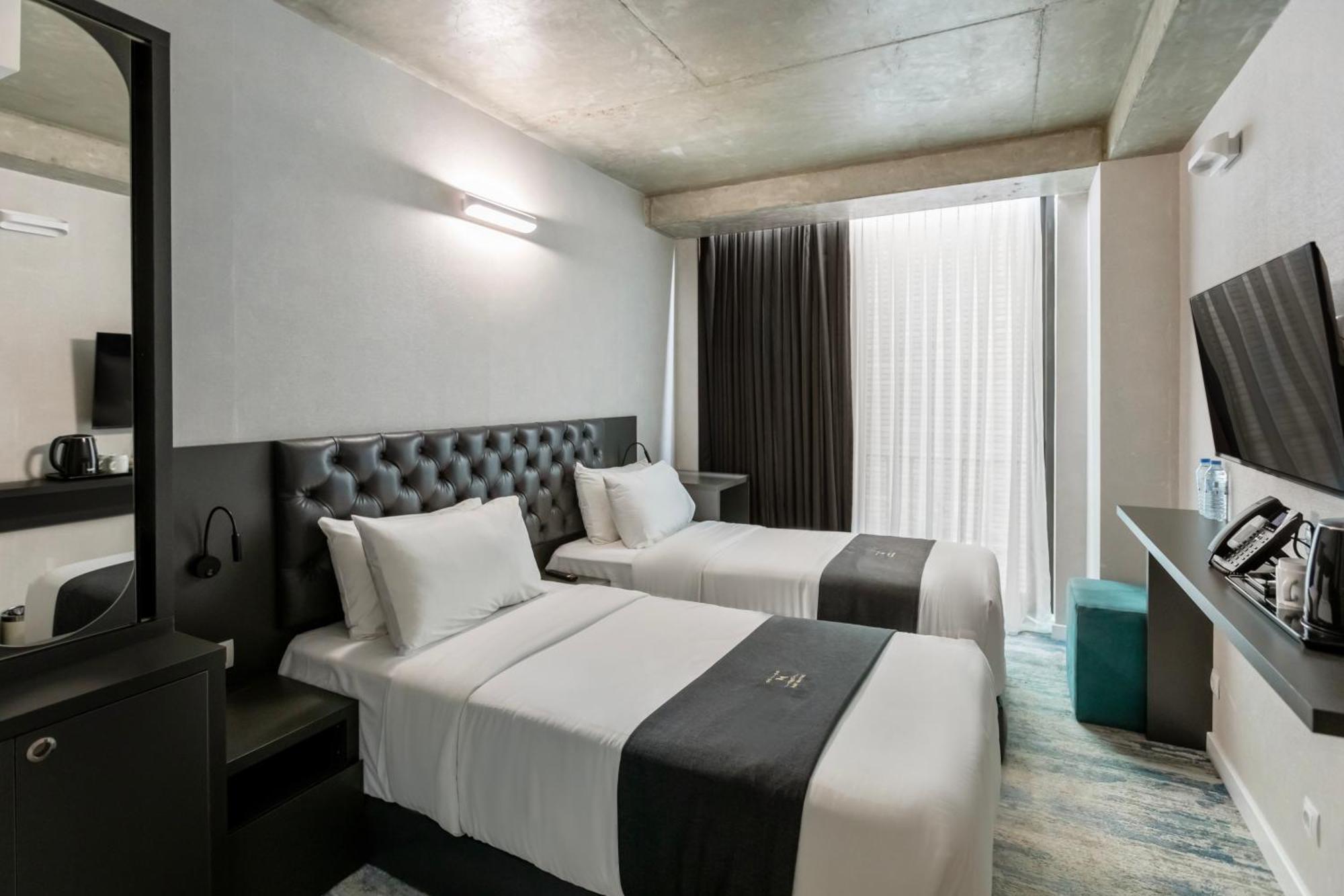 M 1 T Hotel Tbilisi Luaran gambar