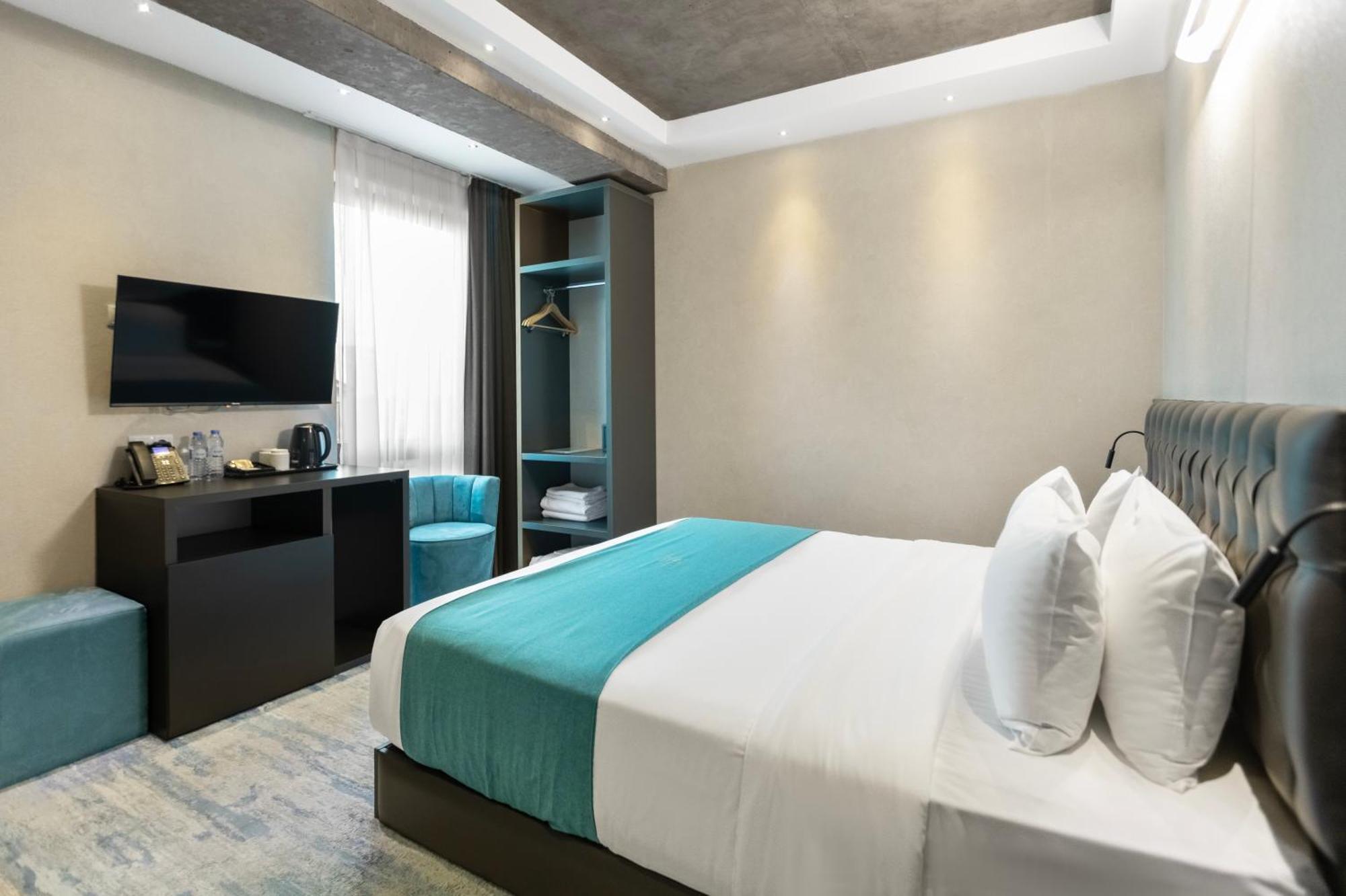 M 1 T Hotel Tbilisi Luaran gambar