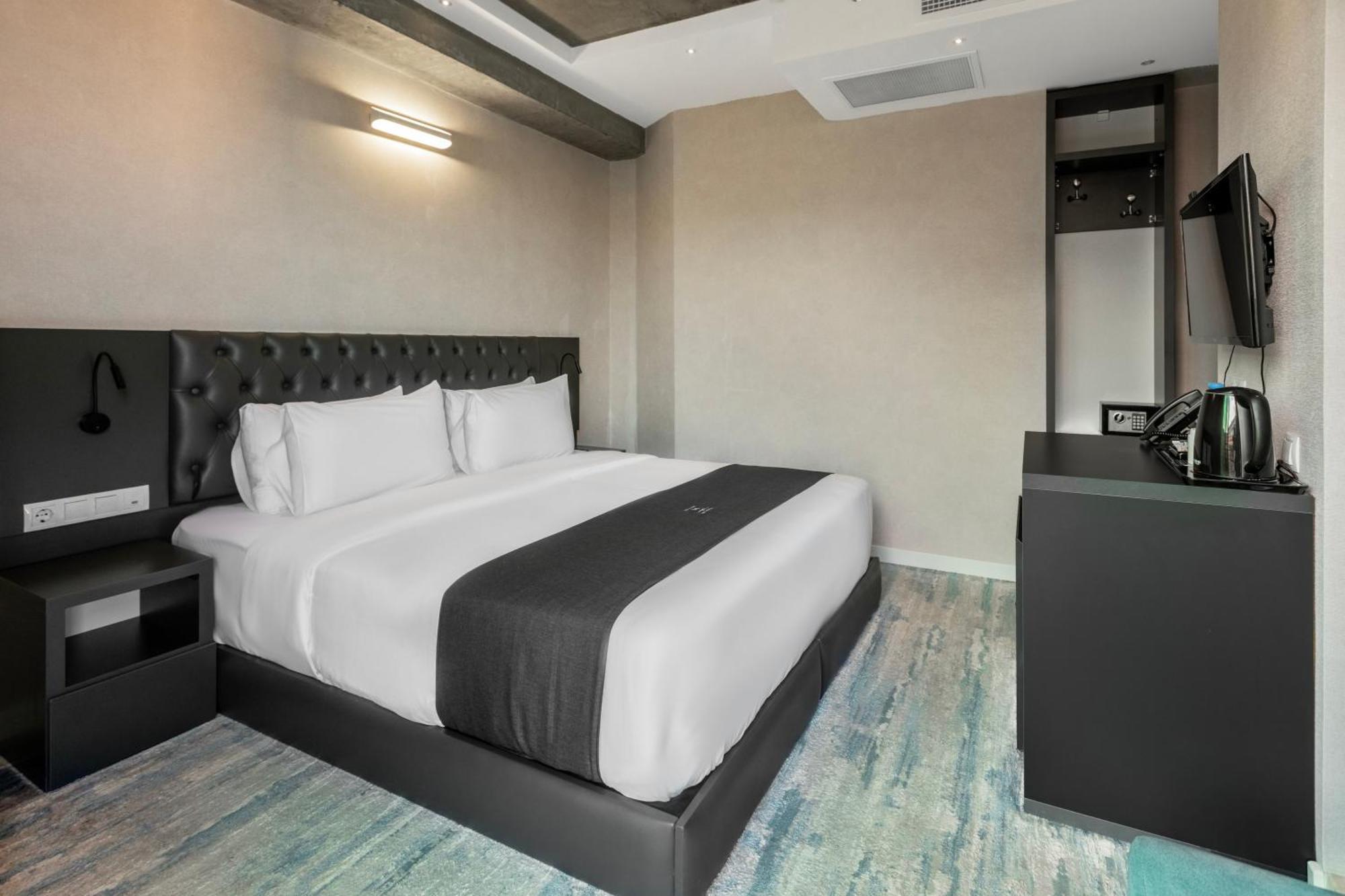 M 1 T Hotel Tbilisi Luaran gambar