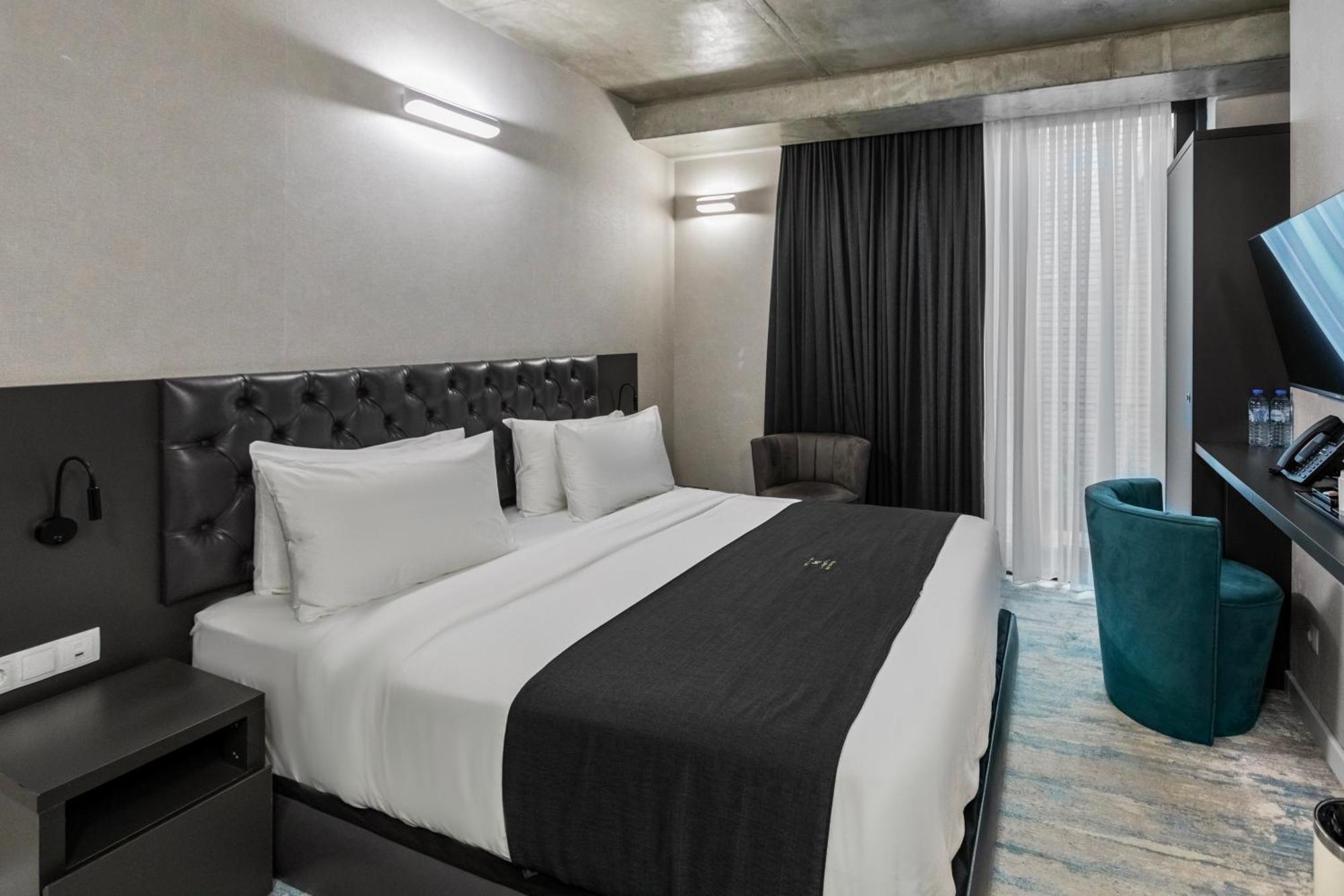 M 1 T Hotel Tbilisi Luaran gambar