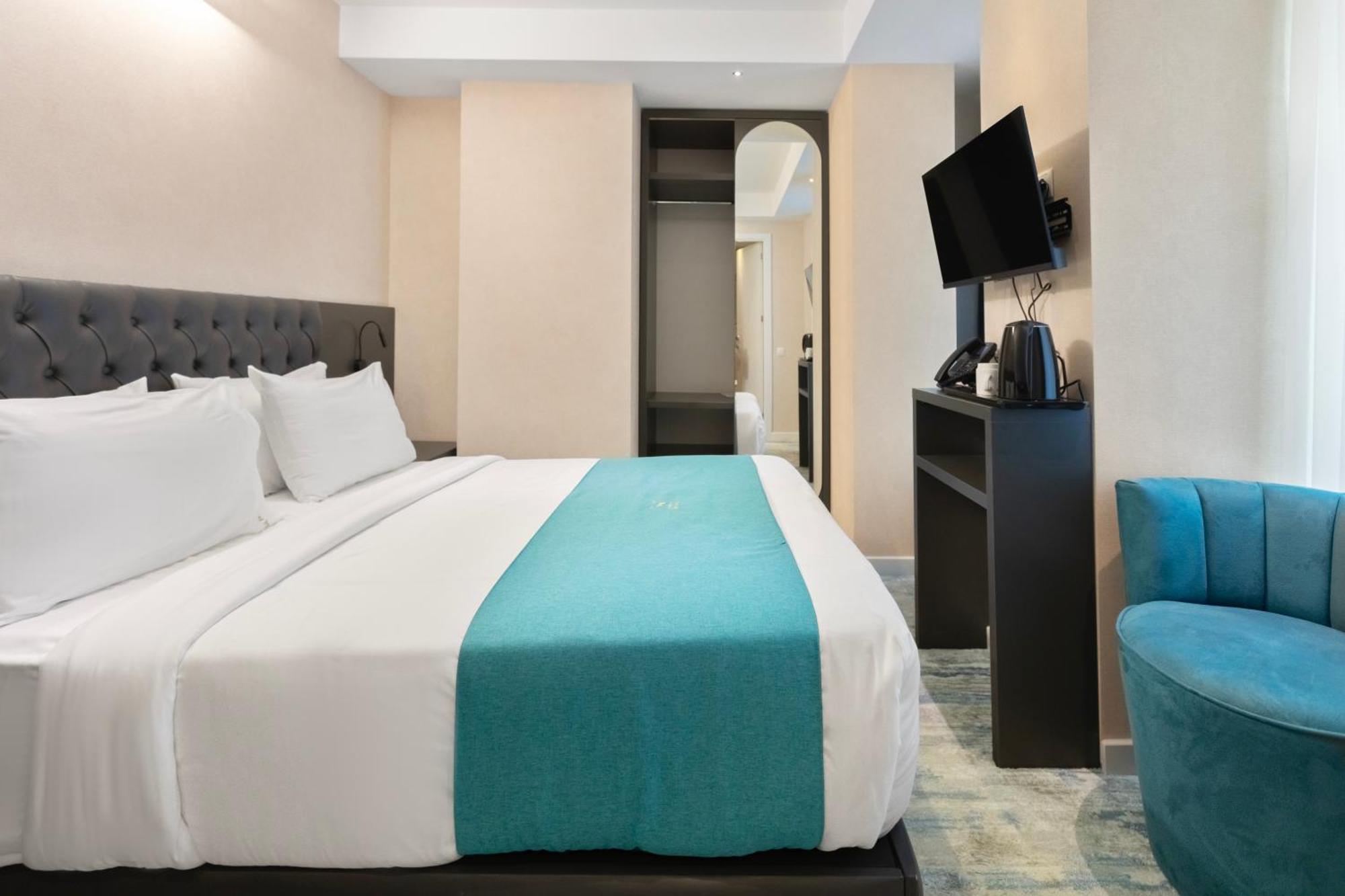 M 1 T Hotel Tbilisi Luaran gambar
