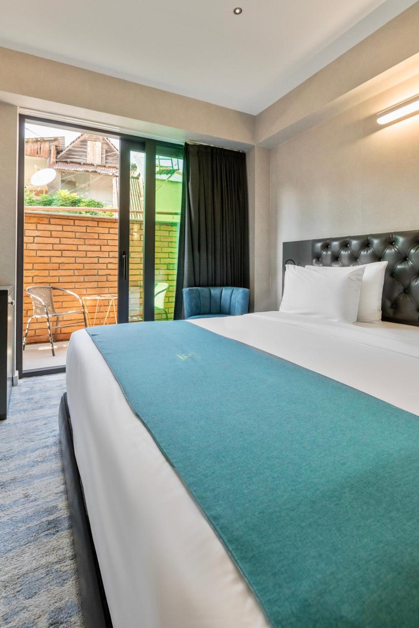 M 1 T Hotel Tbilisi Luaran gambar